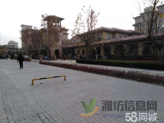 稀 缺小面积门头房紧邻小区大门临街位置好价格低