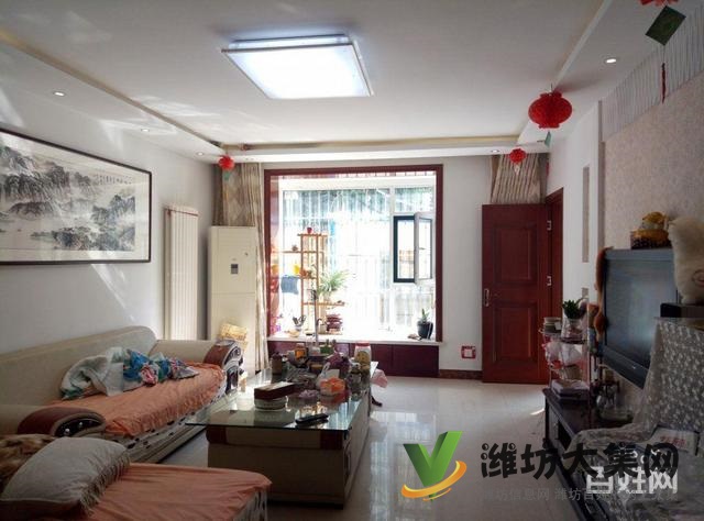 金马路与健康街一楼带一百多平米的大院子带车库车位