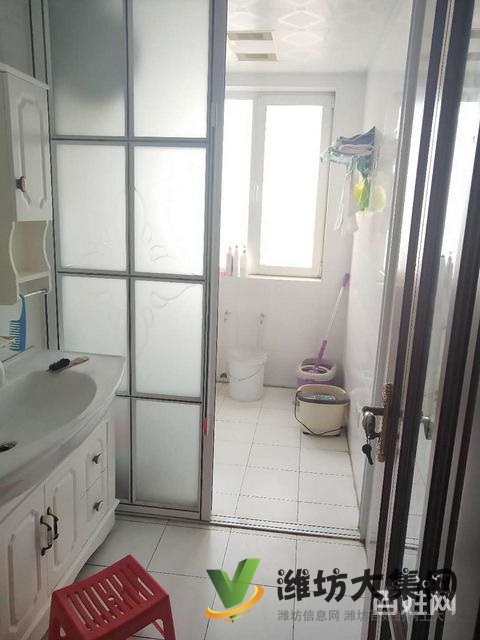 万达北 130平方东方星 三室 精装没住 亚星单