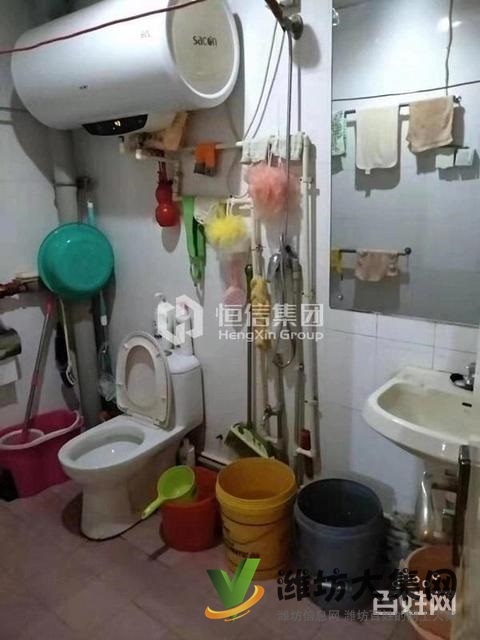 圣荣广场 仅一套一楼带院 92平 通透三室 急售 仅需78万顶