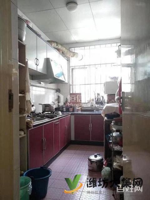 圣荣广场 仅一套一楼带院 92平 通透三室 急售 仅需78万顶