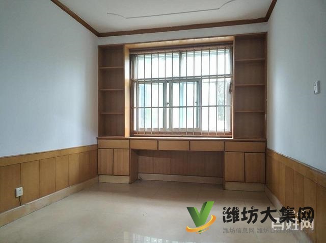 市中心新华* **多层一楼带120平大院子南开门看