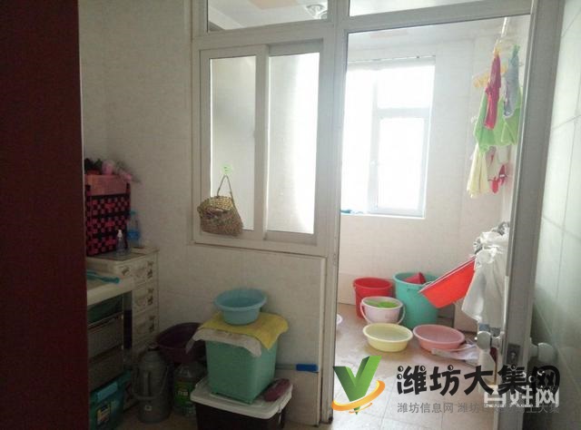 金马路与健康街一楼带一百多平米的大院子带车库车位