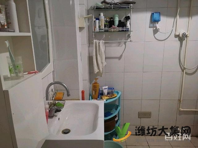 胜利东小学一墙之隔东方明珠花园精装三室 拎包入住