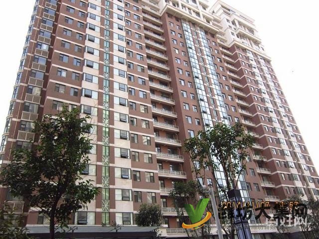 胜利东小学一墙之隔东方明珠花园精装三室 拎包入住