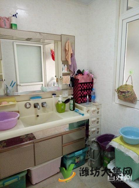 金马路与健康街一楼带一百多平米的大院子带车库车位