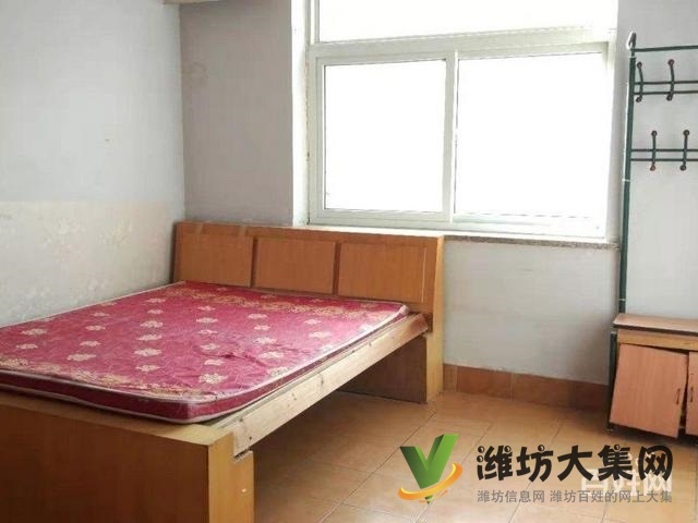 泰华近,苇湾小区75平三室大客厅精装 双气供暖单位房实际大