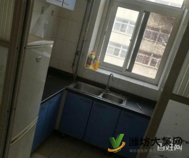 宝利家园 91平3室精装不山不顶 无税 带地下室泰