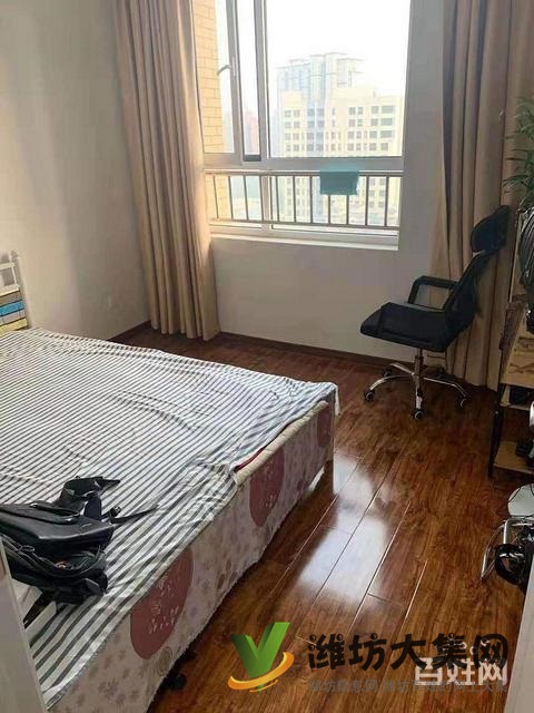 水清木华电梯房精装修,配置全新全配双气供暖,拎包入住1200