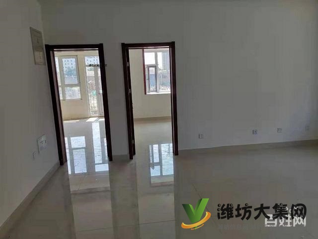 华都颐年园一楼带院三室两厅精装修家具家电齐全双气供暖1400