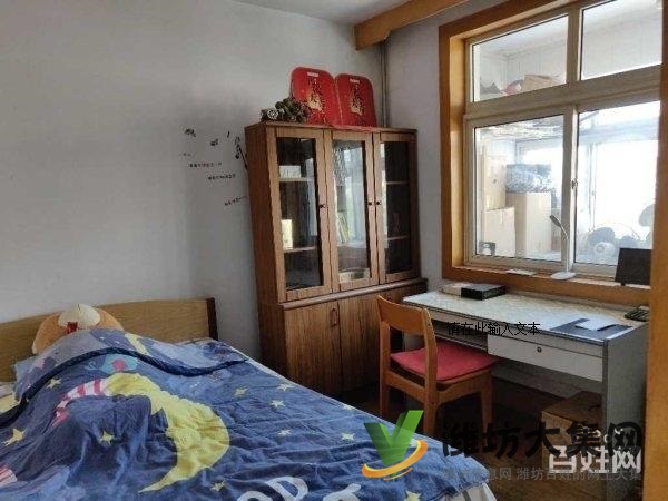 急租向阳小区4楼三室一厅1400元/月,家具家电齐