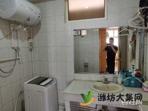 急租向阳小区4楼三室一厅1400元/月,家具家电齐