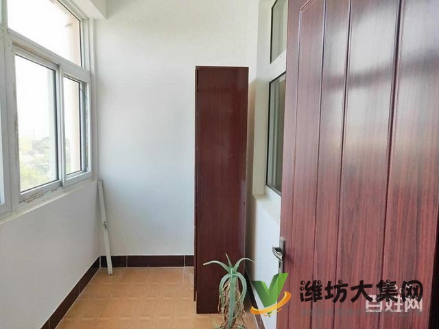 博海学校近体育场 舜和花园 精装三室 家具家电齐