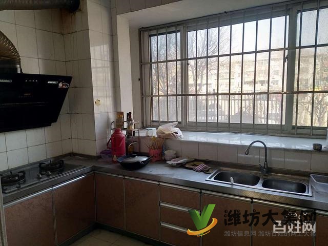 东风街永安路小学近132平客厅朝阳大三室 供暖无税