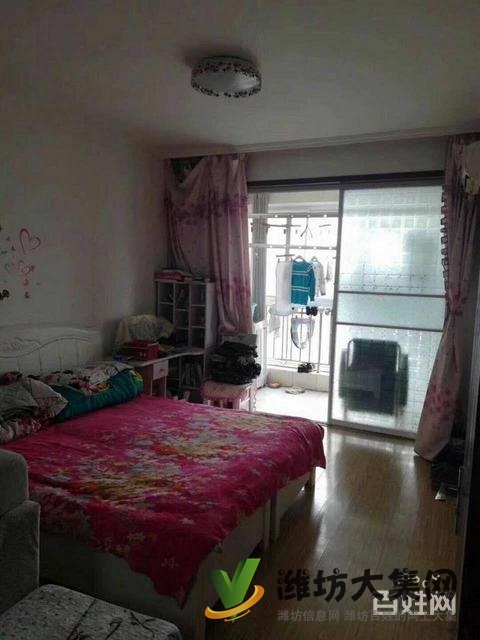 火车站近健康街小学107平3室2厅精装电梯出税69