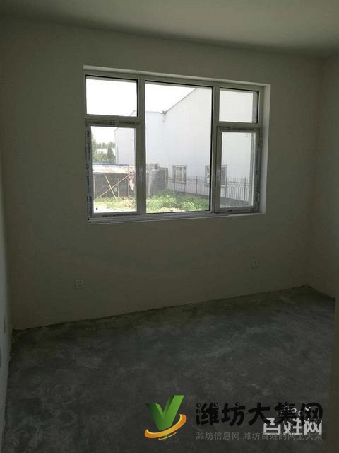 上城国际 3室2厅带露台带地下室127万毛坯房