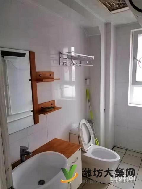 大华中央城豪华装修3室带地下大车库家具家电齐全三块空调