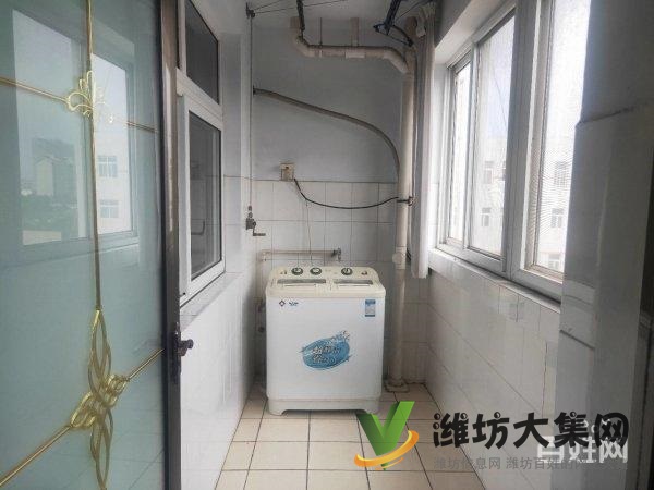 一实小近佳乐家 精装两室 有附房车库 家具家电齐全