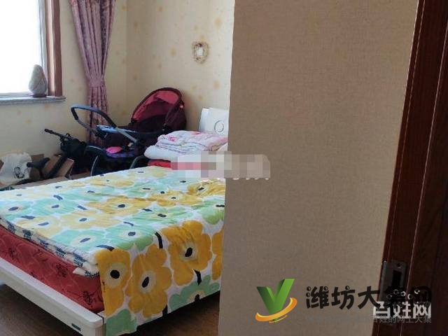 新一中西邻银海玉苑精装餼室带家具餼台空调 拎包入住