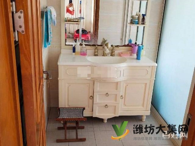 新一中西邻银海玉苑精装餼室带家具餼台空调 拎包入住