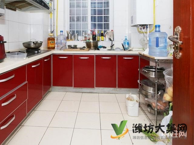 佳乐家近 多层一楼 精装三室 客厅带大窗户 位置交通便利