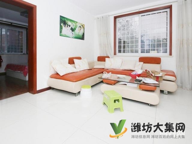 佳乐家近 多层一楼 精装三室 客厅带大窗户 位置交通便利