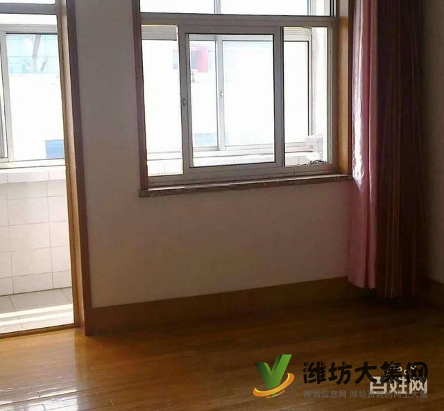 白浪河畔桐荫小区单位房多层一楼101平精装3室