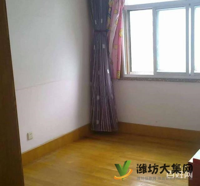 白浪河畔桐荫小区单位房多层一楼101平精装3室