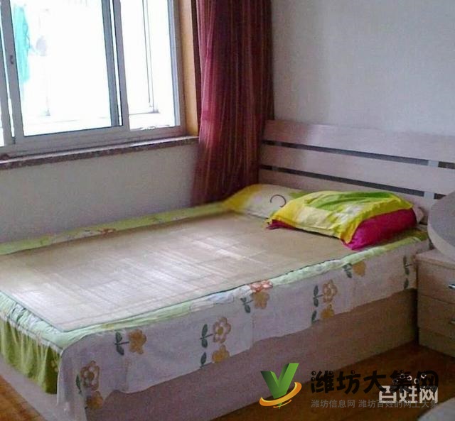 白浪河畔桐荫小区单位房多层一楼101平精装3室