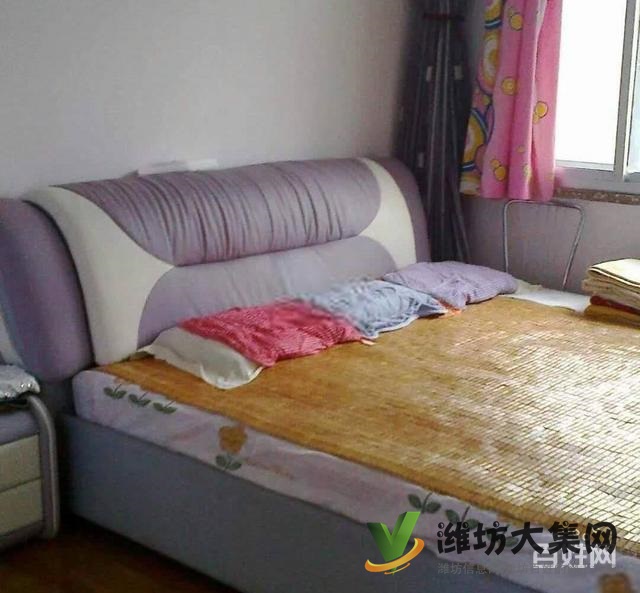 白浪河畔桐荫小区单位房多层一楼101平精装3室