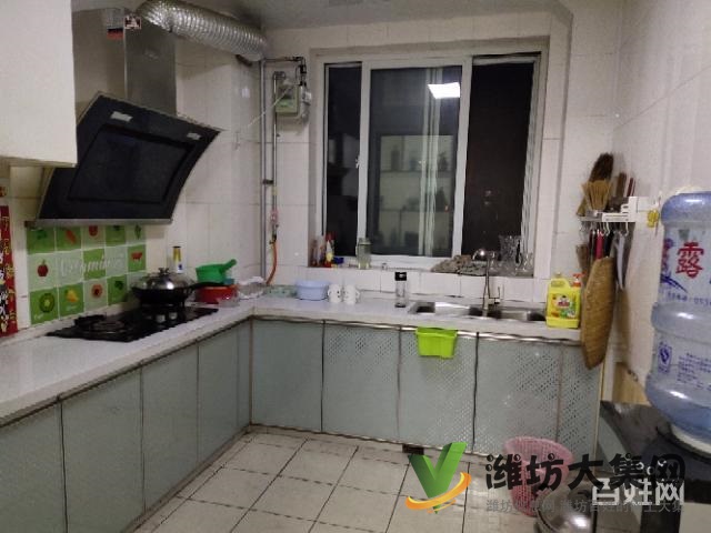 南关小学附近电梯洋房四楼精装三室