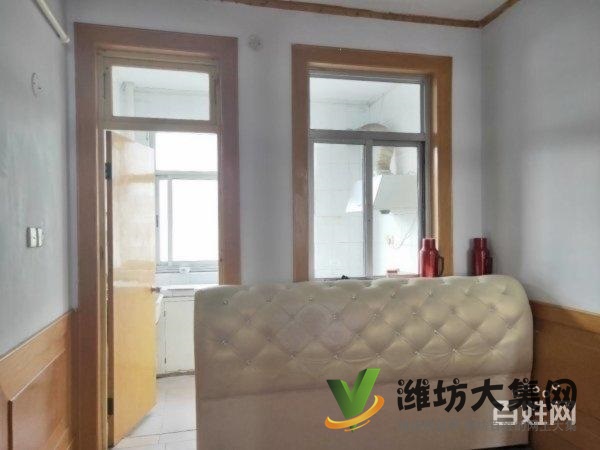 一实小学校近佳乐家 一梯一户  精装三室 有证无税