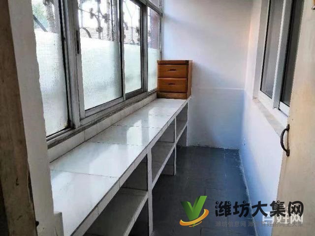 冠华小区1楼带院南开门两室  精装修仅售52万