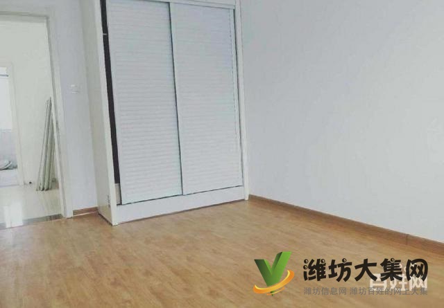 通亭街海龙路高铁站近,三室朝阳,精装修,周边配套齐