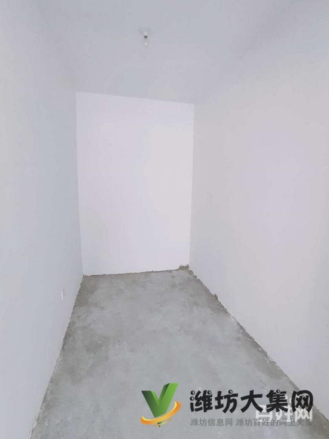 玫瑰公馆一楼带大院！送城市会客厅！三居，更名贷款，