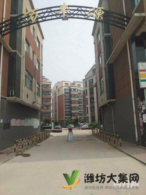 站南广场多层94平精装3室 带超大地下室 车位 看