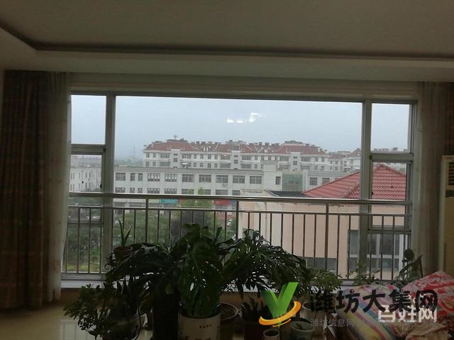 房紧邻幼儿园小学