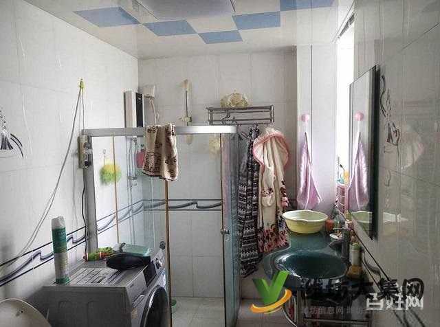 健康街潍州路 佳乐家近 领秀华城多层三楼 精装两室