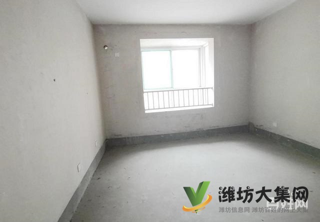 171 平 单价5900客厅朝阳 泰华市中心白浪河