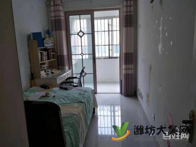 外国语房楼层,大三居,精装修,领包入住,再送车库一个