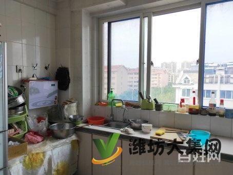 小区环境优越,房型南北通透,离学校体育场近,送地下室