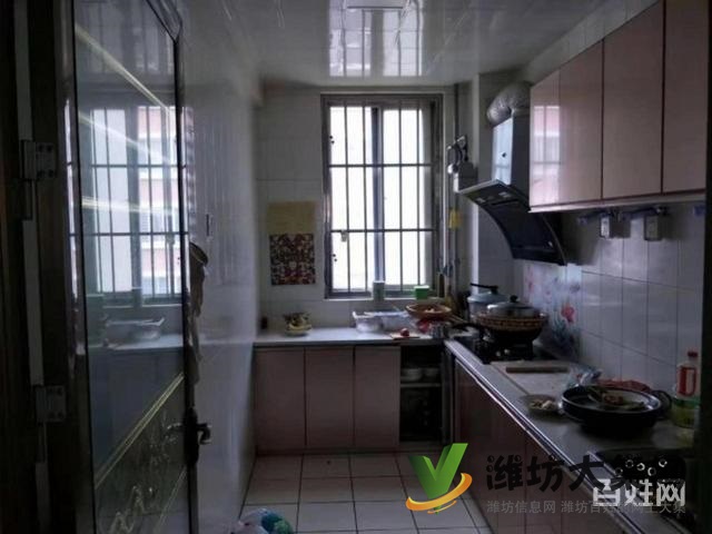 外国语房楼层,大三居,精装修,领包入住,再送车库一个