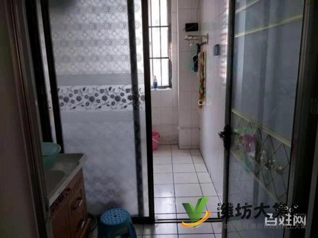 外国语房楼层,大三居,精装修,领包入住,再送车库一个