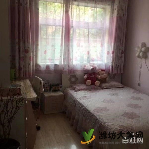 新龙湾1楼2明卧,精装,另带车库10万