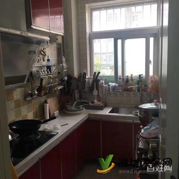 新龙湾1楼2明卧,精装,另带车库10万