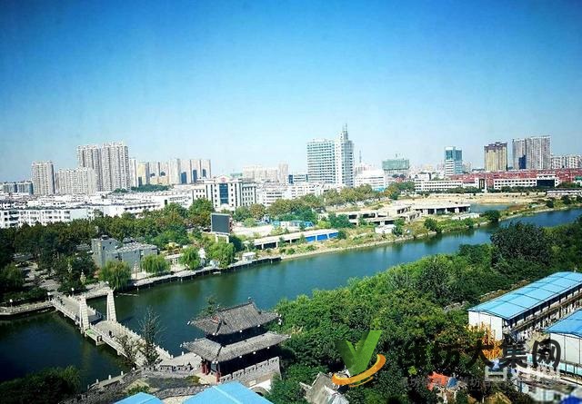 171 平 单价5900客厅朝阳 泰华市中心白浪河