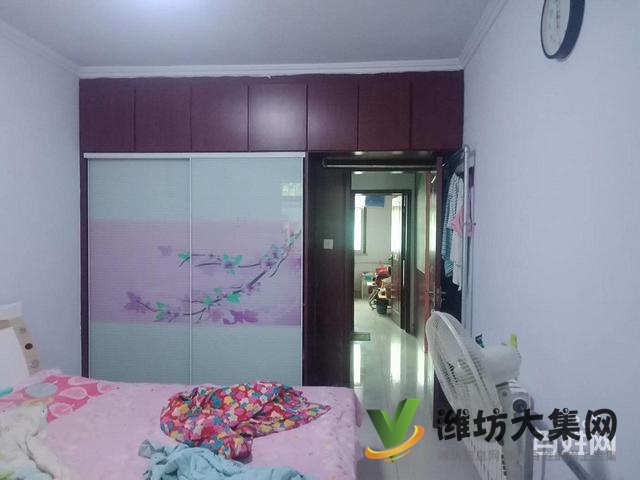 博莱特小区2室2厅 装修房出税 南向大客厅能改3室