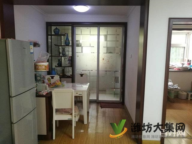 市北区沿湖观景小区,湖景龙湾三室带大仓库,精装出税