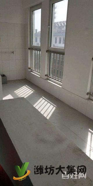 环城红叶园,三室两厅,带40平方大车库走一手房手续