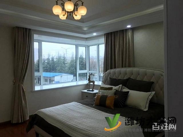 潍城区政府近 凡尔赛丽都 朝阳大客厅 68万一套